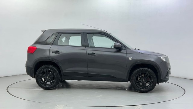 Second-hand 2019 Maruti Suzuki Vitara Brezza ZDi for sale in Ahmedabad-2