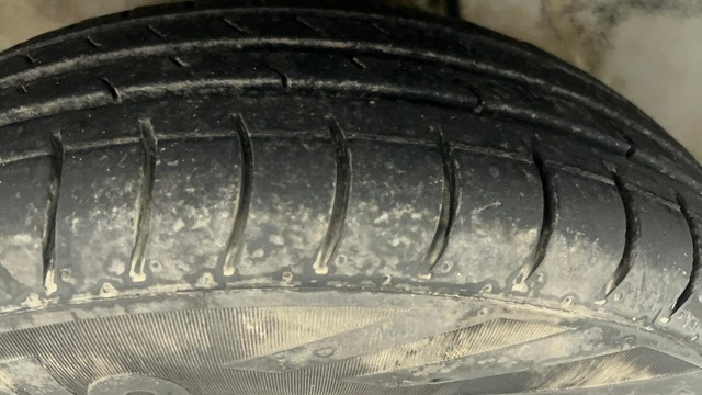 Second-hand 2013 Maruti Suzuki Alto 800 LXi for sale in Ahmedabad-28