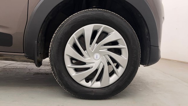 Second-hand 2022 Renault Triber RXZ for sale in Chandigarh-17