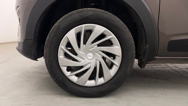 Second-hand 2022 Renault Triber RXZ for sale in Chandigarh-20