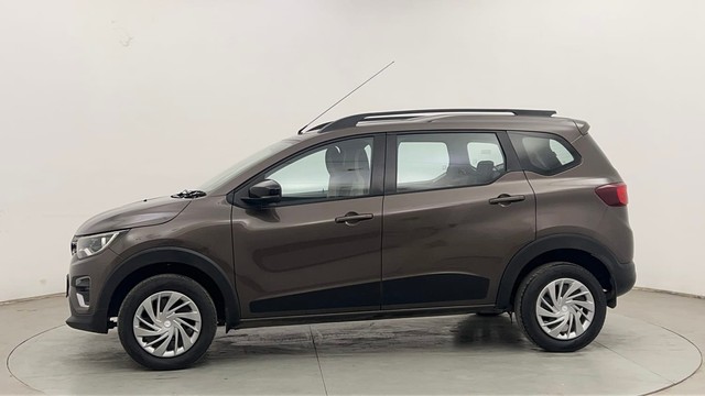 Second-hand 2022 Renault Triber RXZ for sale in Chandigarh-6