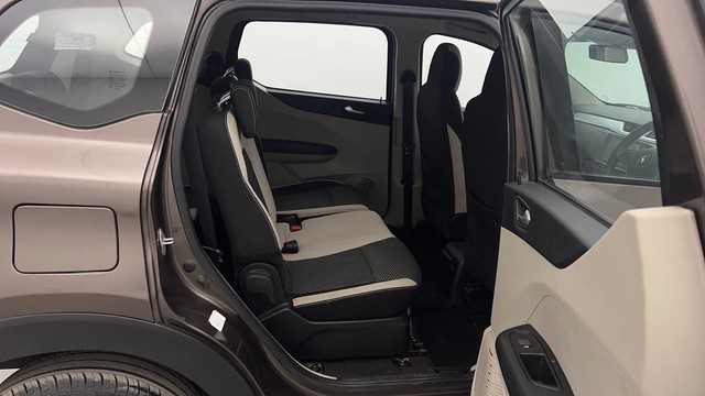 Second-hand 2022 Renault Triber RXZ for sale in Chandigarh-27