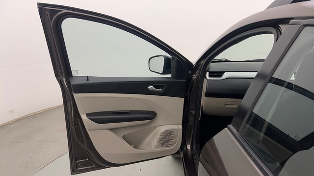 Second-hand 2022 Renault Triber RXZ for sale in Chandigarh-25