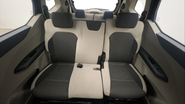 Second-hand 2022 Renault Triber RXZ for sale in Chandigarh-36