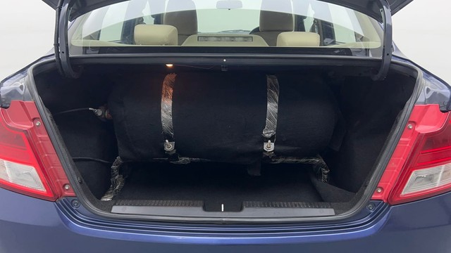 Second-hand 2017 Maruti Dzire VXI CNG for sale in Noida-9