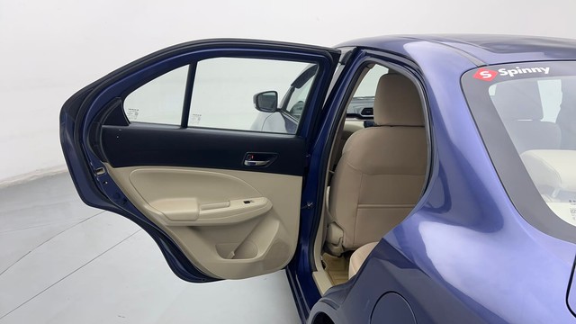 Second-hand 2017 Maruti Dzire VXI CNG for sale in Noida-24