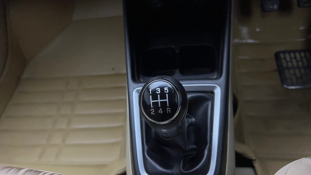 Second-hand 2017 Maruti Dzire VXI CNG for sale in Noida-12