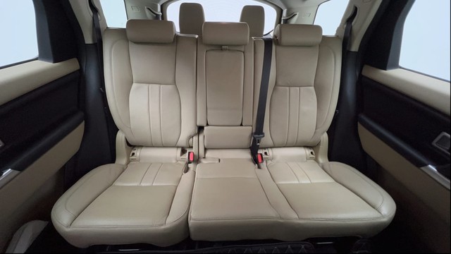 Second-hand 2019 Land Rover Discovery Sport Petrol HSE 7S for sale in Gurgaon-37