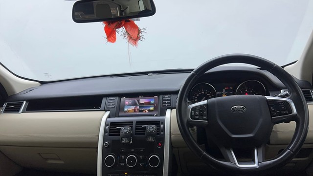 Second-hand 2019 Land Rover Discovery Sport Petrol HSE 7S for sale in Gurgaon-11