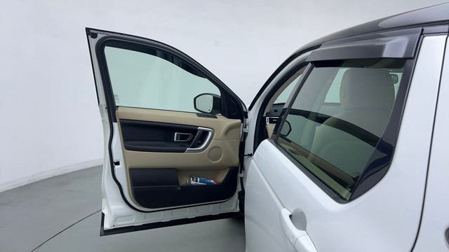 Second-hand 2019 Land Rover Discovery Sport Petrol HSE 7S for sale in Gurgaon-35