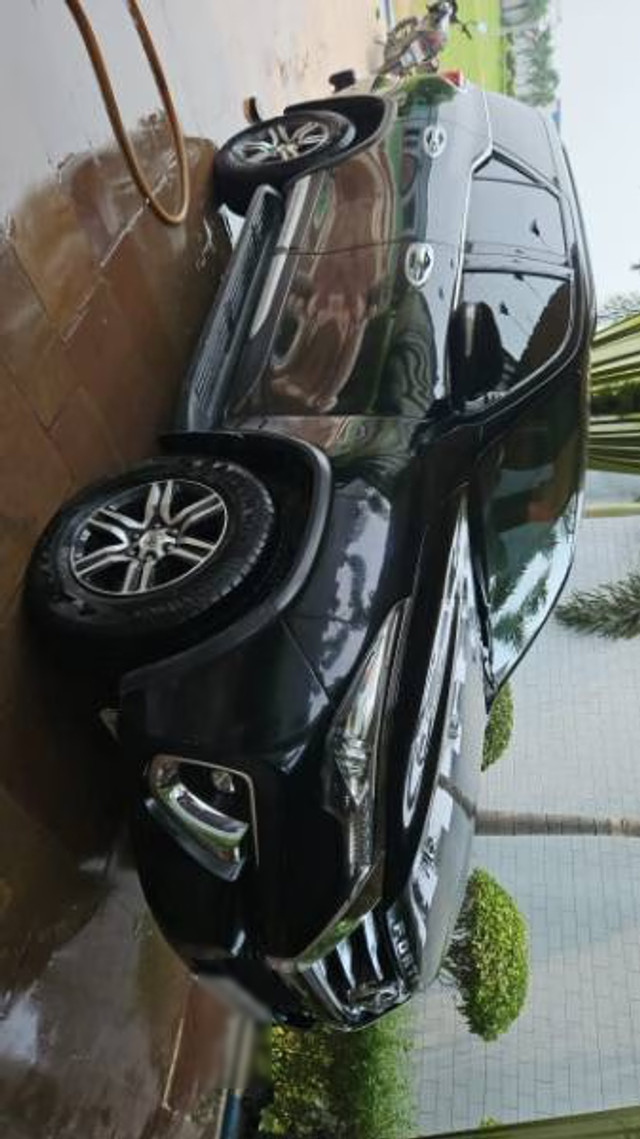 Second-hand 2020 Toyota Fortuner 2.8 2WD MT BSIV for sale in Varanasi-3