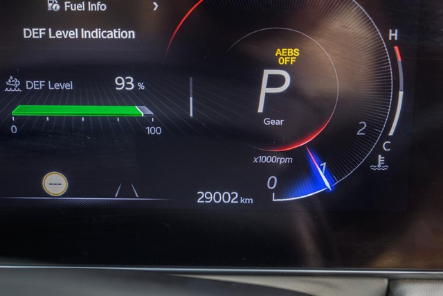 Second-hand 2022 Mahindra XUV700 AX7 Diesel AT Luxury Pack AWD BSVI for sale in Mumbai-13