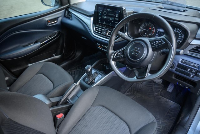 Second-hand 2023 Maruti Baleno Alpha AMT for sale in Mumbai-15