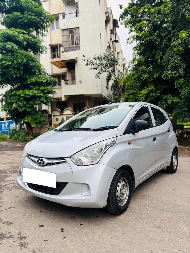 Second-hand 2017 Hyundai EON D Lite Plus for sale in Ahmedabad-4