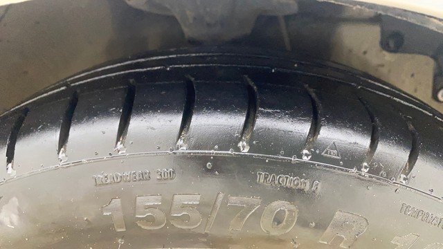 Second-hand 2013 Hyundai EON Magna Optional for sale in Ahmedabad-28