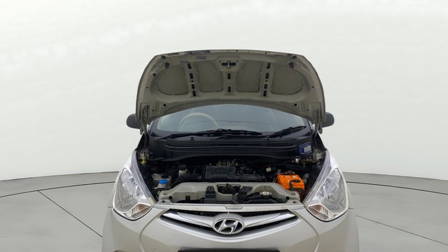 Second-hand 2013 Hyundai EON Magna Optional for sale in Ahmedabad-9