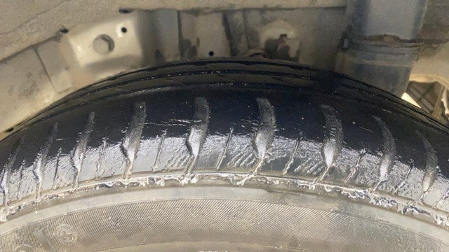 Second-hand 2013 Hyundai EON Magna Optional for sale in Ahmedabad-31