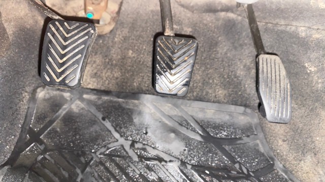 Second-hand 2013 Hyundai EON Magna Optional for sale in Ahmedabad-14