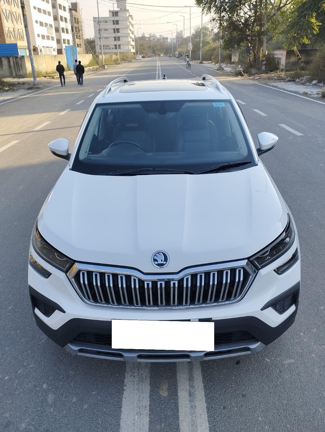 Second-hand 2022 Skoda Kushaq 1.5 TSI Style DSG Anniversary Edition BSVI for sale in New Delhi-7
