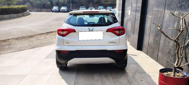 Second-hand 2024 Mahindra XUV300 W8 Diesel for sale in New Delhi-2