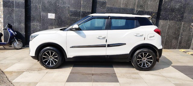 Second-hand 2024 Mahindra XUV300 W8 Diesel for sale in New Delhi-3