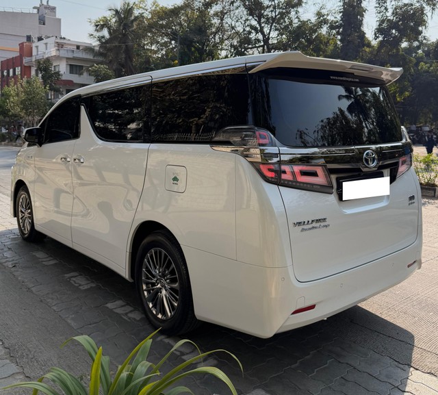 Second-hand 2023 Toyota Vellfire VIP Executive Lounge for sale in Bangalore-7