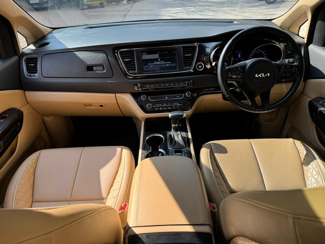 Second-hand 2022 Kia Carnival Limousine Plus for sale in Hyderabad-11