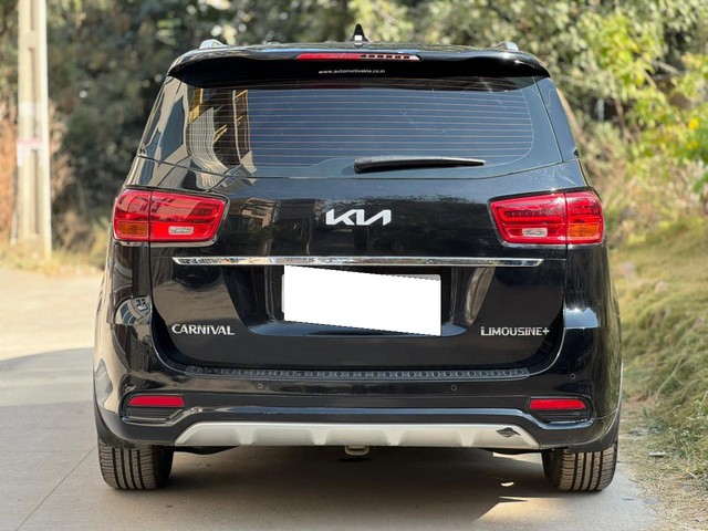 Second-hand 2022 Kia Carnival Limousine Plus for sale in Hyderabad-2