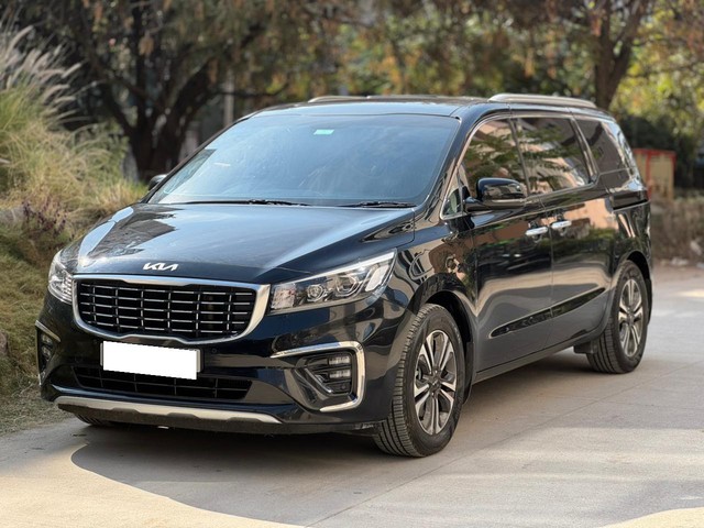 Second-hand 2022 Kia Carnival Limousine Plus for sale in Hyderabad-4