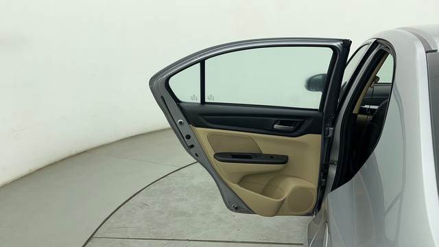 Second-hand 2023 Honda Amaze V CVT for sale in Chennai-25