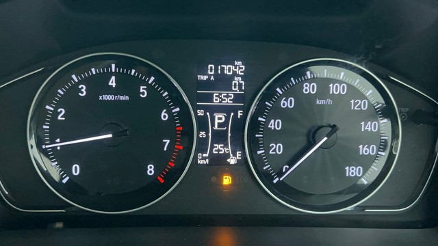 Second-hand 2023 Honda Amaze V CVT for sale in Chennai-13