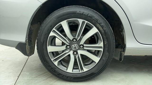 Second-hand 2023 Honda Amaze V CVT for sale in Chennai-18