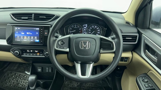 Second-hand 2023 Honda Amaze V CVT for sale in Chennai-33