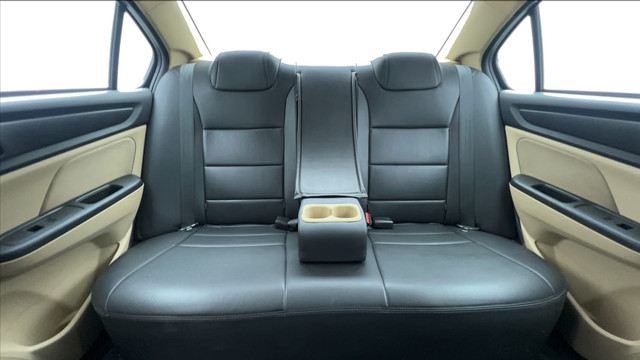 Second-hand 2023 Honda Amaze V CVT for sale in Chennai-34