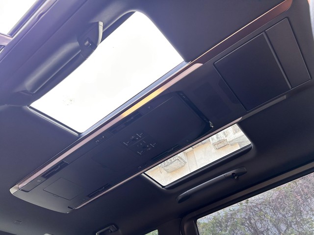 Second-hand 2024 Toyota Vellfire VIP Executive Lounge for sale in New Delhi-16