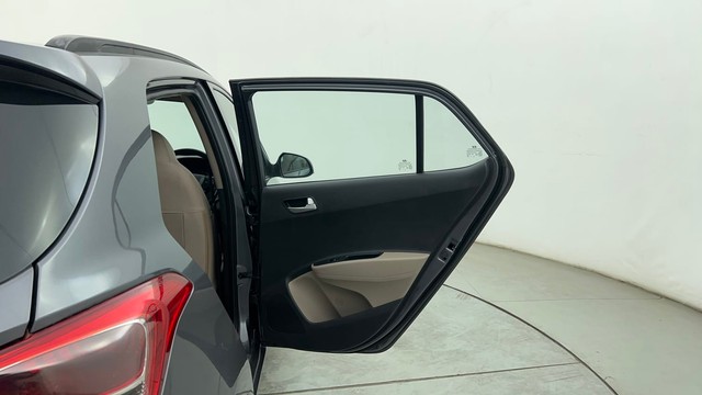 Second-hand 2016 Hyundai Grand i10 AT Asta for sale in Chennai-32