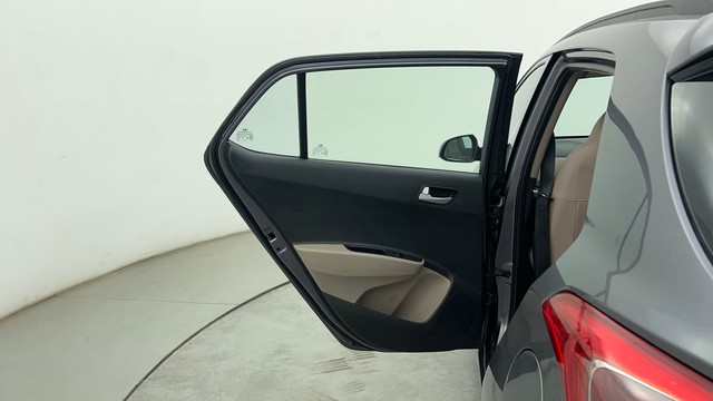 Second-hand 2016 Hyundai Grand i10 AT Asta for sale in Chennai-39