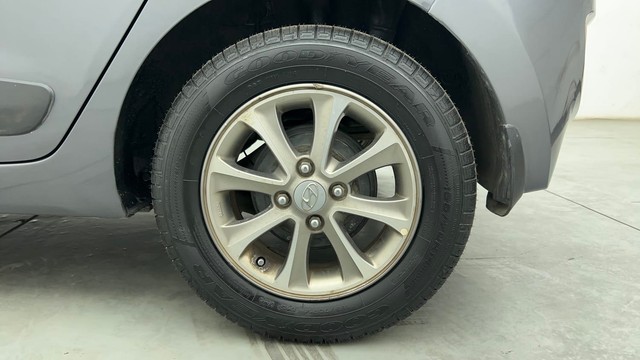 Second-hand 2016 Hyundai Grand i10 AT Asta for sale in Chennai-19