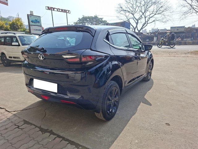 Second-hand 2023 Tata Altroz XZ Plus for sale in Kolkata-5