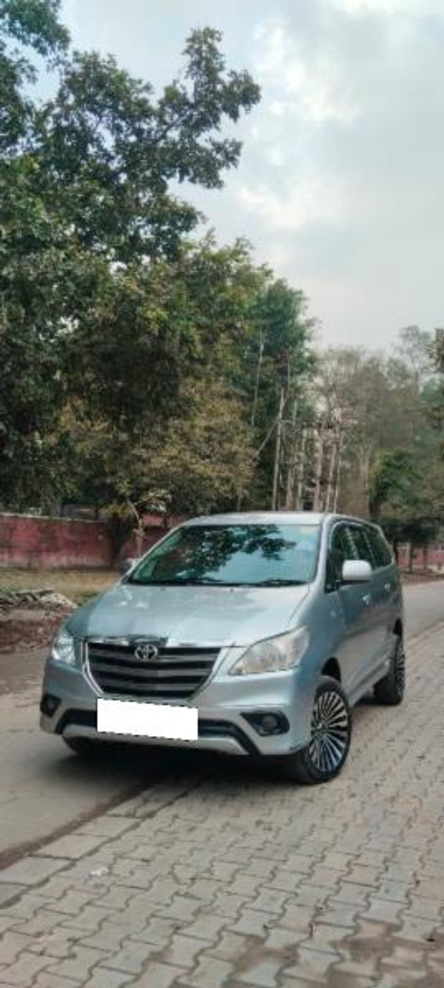 Second-hand 2015 Toyota Innova 2.5 G (Diesel) 7 Seater BS IV for sale in Chandigarh-2