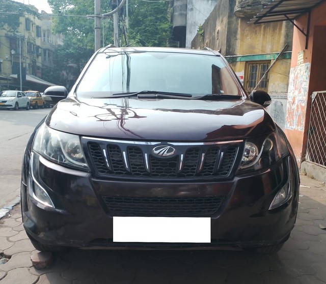 Second-hand 2017 Mahindra XUV500 R W10 FWD for sale in Kolkata-1