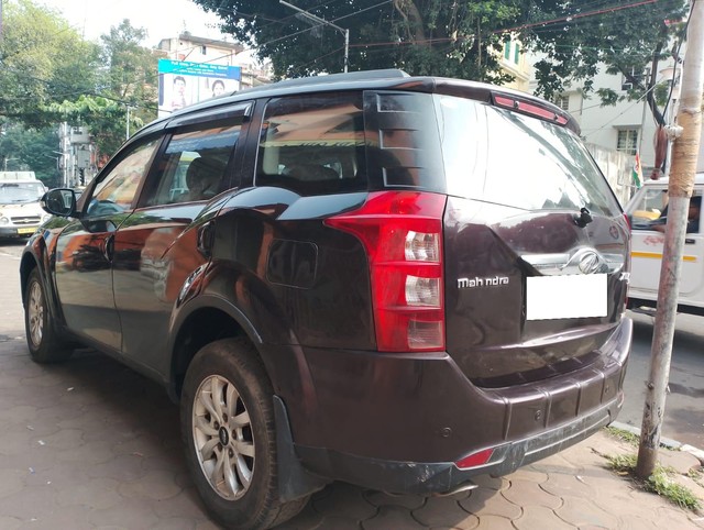 Second-hand 2017 Mahindra XUV500 R W10 FWD for sale in Kolkata-3