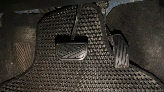 Second-hand 2019 Toyota Glanza V CVT for sale in Noida-14