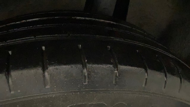 Second-hand 2019 Toyota Glanza V CVT for sale in Noida-32