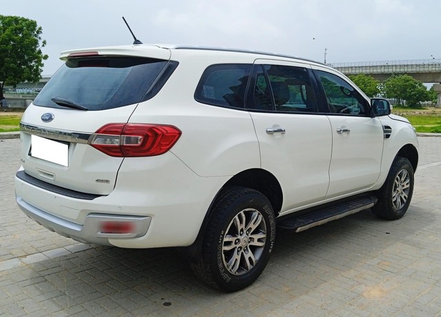 Second-hand 2018 Ford Endeavour 3.2 Titanium AT 4X4 for sale in Ahmedabad-4