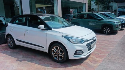 Second-hand 2018 Hyundai i20 1.2 Asta Dual Tone for sale in Kolkata