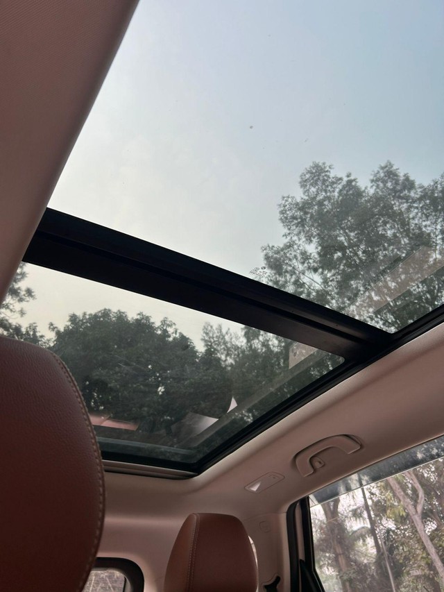 Second-hand 2022 MG Hector Plus Sharp Diesel MT for sale in New Delhi-9