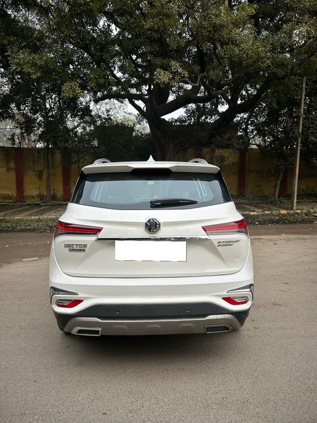 Second-hand 2022 MG Hector Plus Sharp Diesel MT for sale in New Delhi-2