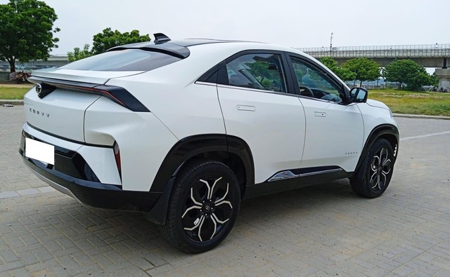 Second-hand 2025 Tata Curvv Accomplished S DCA for sale in Ahmedabad-1