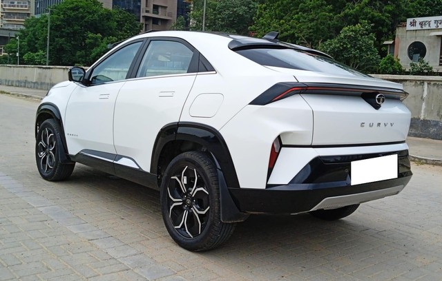 Second-hand 2025 Tata Curvv Accomplished S DCA for sale in Ahmedabad-3
